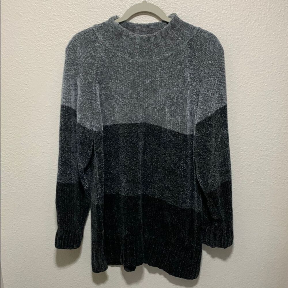 Bentley Gray Gradient Women's Crew Neck Sweater
